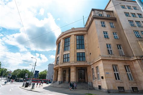 Ilustračná fotografia študentov na Univerzite Komenského