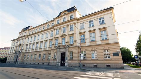 Budova Lekárskej fakulty Univerzity Palackého v Olomouci