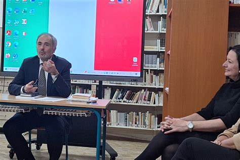 Ilustrácia diskusie počas obhajoby