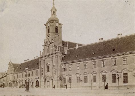 Archív fotografií s historickými dokumentmi