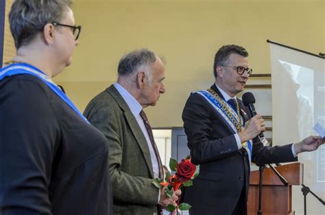 Profesor Karol Hornáček pri prednáške