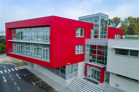 Budova Fakulty matematiky, fyziky a informatiky UK