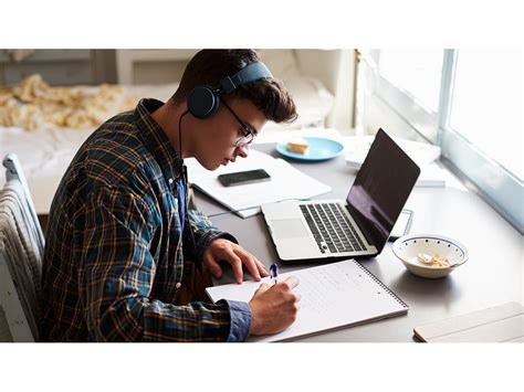 Ilustračná fotografia študenta pri štúdiu