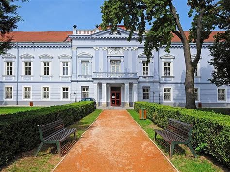 Kaštieľ v Mojmírovciach