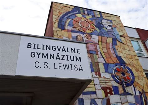 Budova Gymnázia C. S. Lewisa