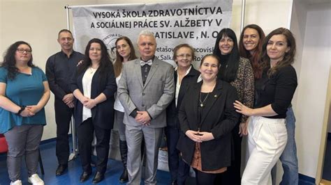 Študenti na praxi v sociálnej inštitúcii
