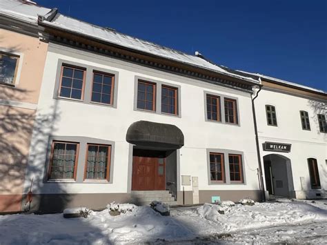 Budova Gymnázia Poprad na Kukučínovej ulici