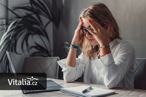 študenti pri počitači