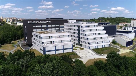 Budova Lekárskej fakulty UK v Bratislave