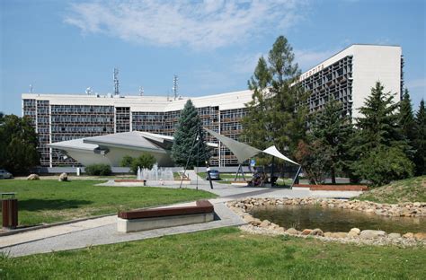 Budova jednej z fakúlt Technickej univerzity vo Zvolene