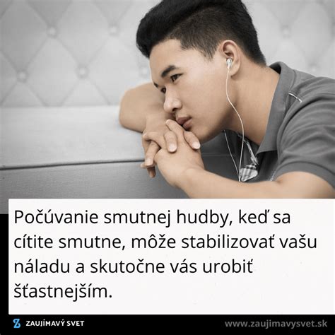 Študenti pri počúvaní hudby