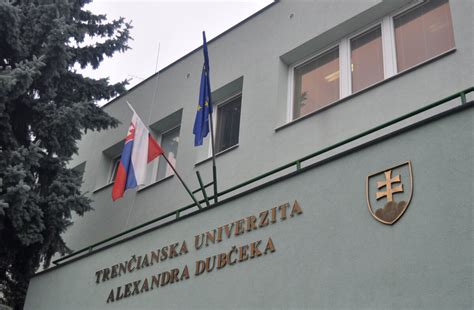 Logo Trenčianskej univerzity Alexandra Dubčeka