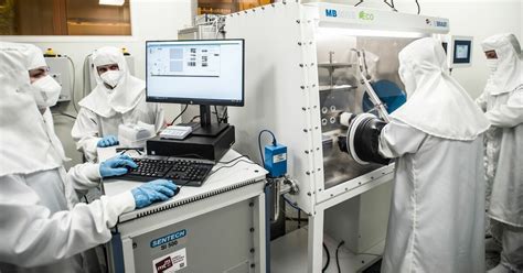 Fotografie moderních laboratoří na ČVUT