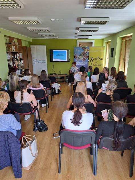 Študenti na exkurzii v slovenskom meste