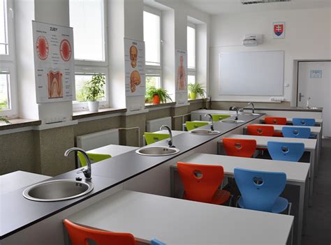 Moderné učebne a vybavenie