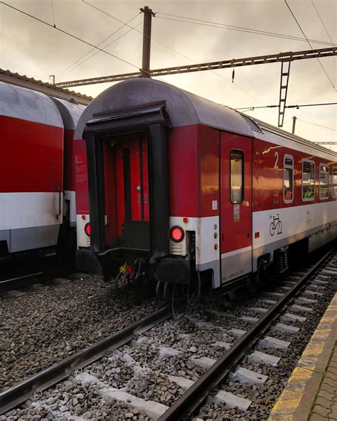 Ilustračná fotografia vlaku na železničnej stanici