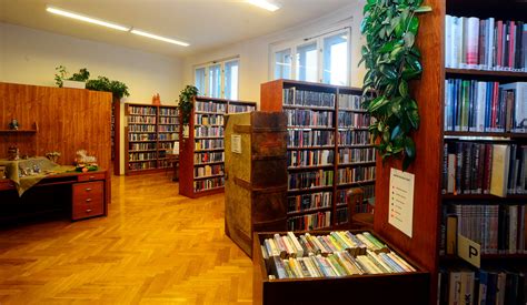 Ilustračná fotografia registračného procesu v knižnici