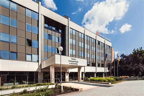 Budova Fakulty managementu a ekonomiky UTB