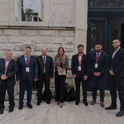 študenti na medzinárodnej konferencii