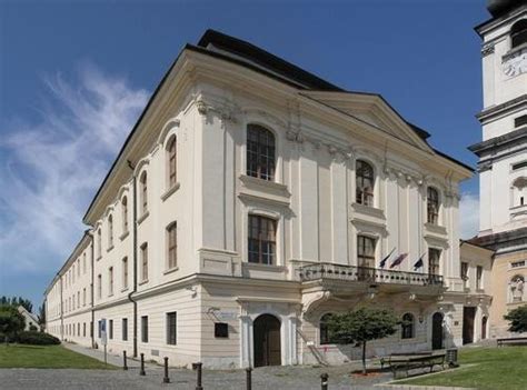 Budova Fakulty filozofickej Univerzity Pardubice