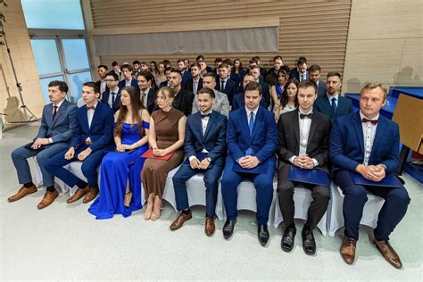 Portréty významných absolventov EUBA