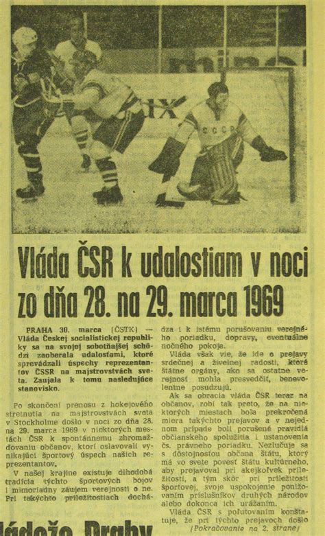 Obyvatelia Československa protestujúci proti okupácii