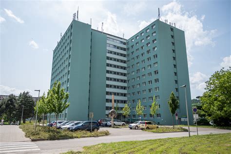 Vstup do budovy VŠA Prešovskej univerzity